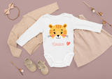 body ou t- shirt enfant personnalisé tigre et prénom , t-shirt maternelle tigre , tenue personnalisée crèche, body personnalisé